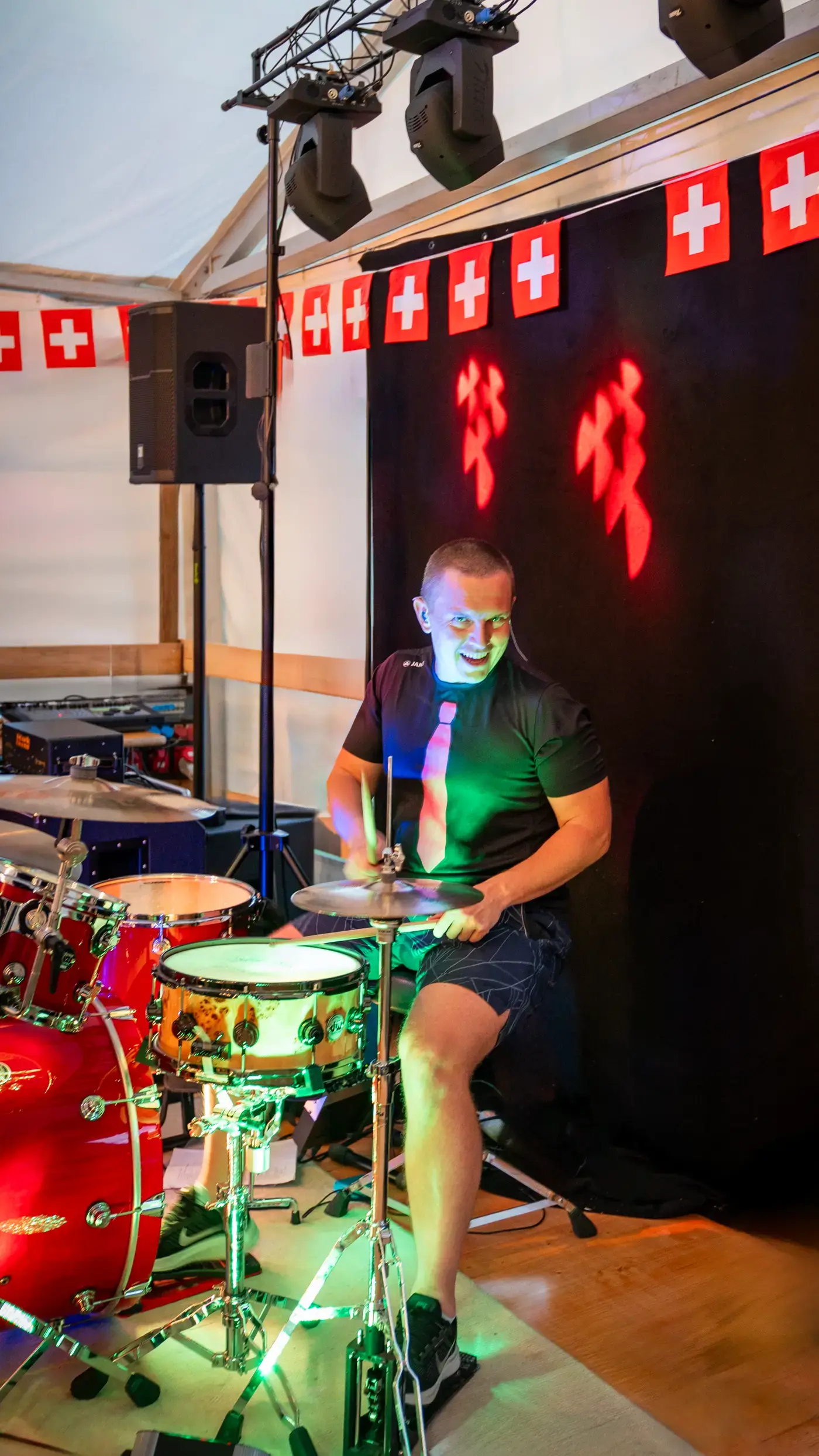 Schlagzeuger der Band The Meelton